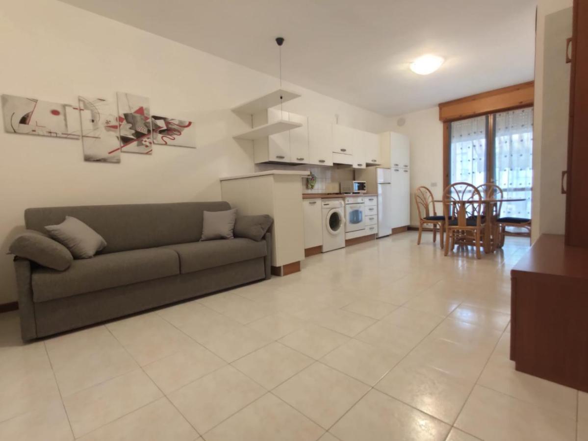 Bafile 18 - Piazza Marconi - Centrale - 50 Mt Dal Mare Лидо ди Йезоло Екстериор снимка